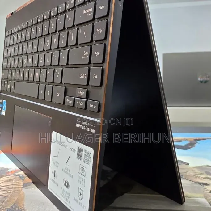 New Laptop Asus Zenbook 13 OLED 16GB Intel Core i7 SSD 512GB