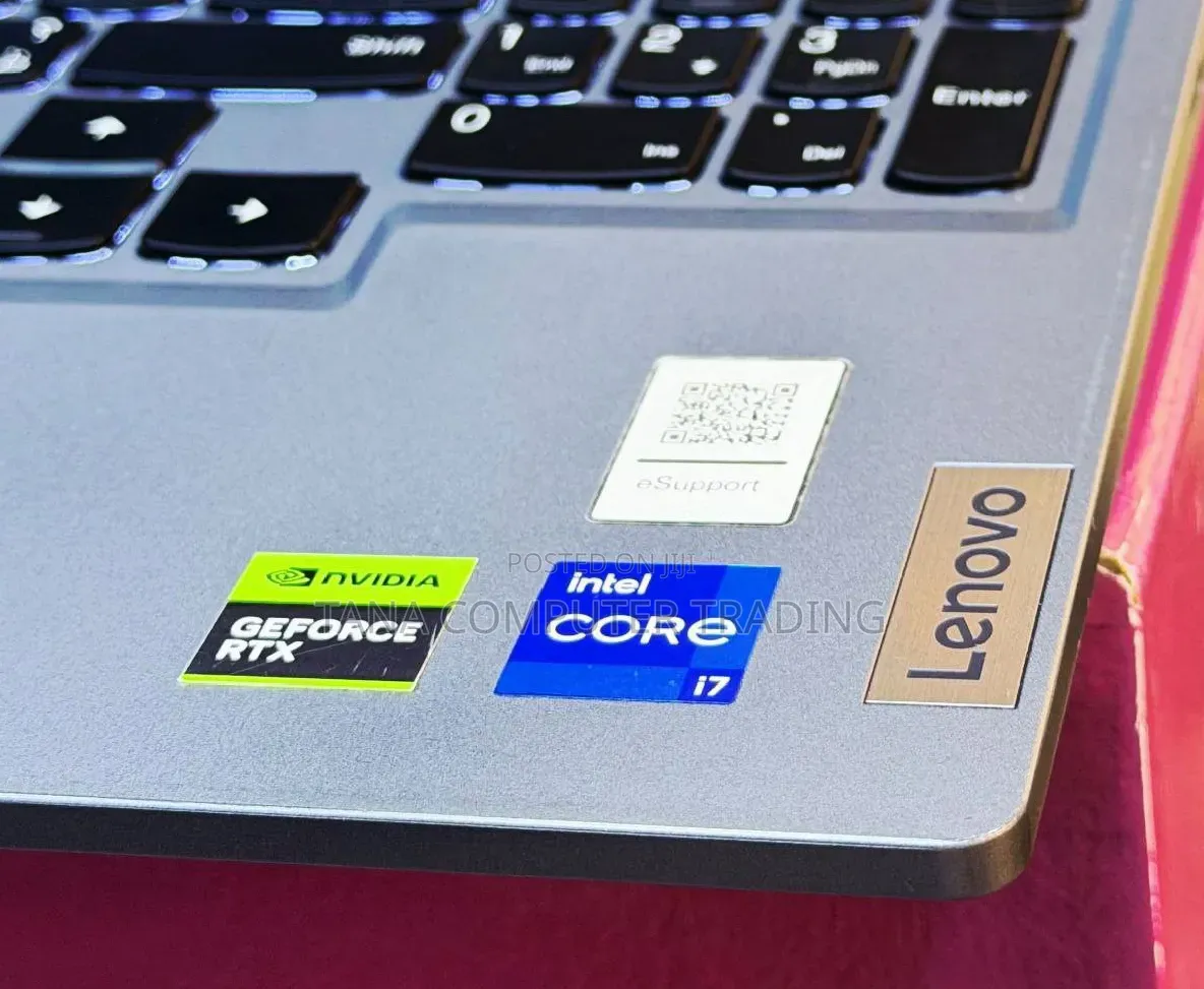 New Laptop Lenovo LOQ 15IRH8 16GB Intel Core i7 SSD 512GB