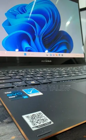 New Laptop Asus ZenBook Flip 14 UX461UN 16GB Intel Core i7 SSD 512GB