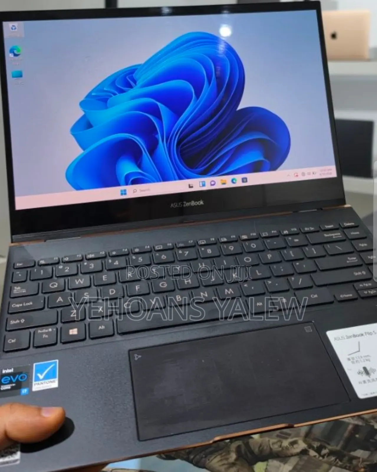 New Laptop Asus ZenBook Flip 14 UX461UN 16GB Intel Core i7 SSD 512GB