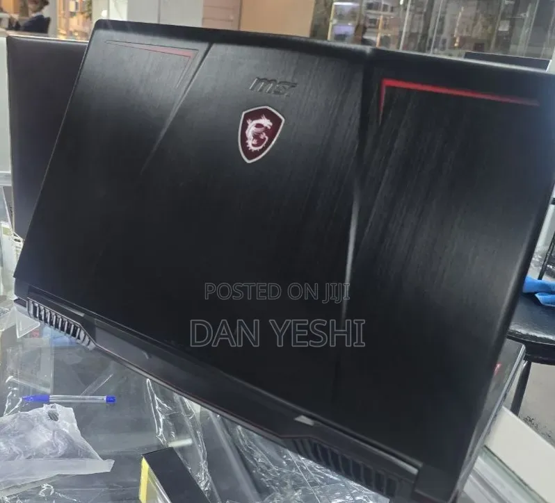 New Laptop MSI GP75 Leopard 16GB Intel Core i7 SSD 256GB