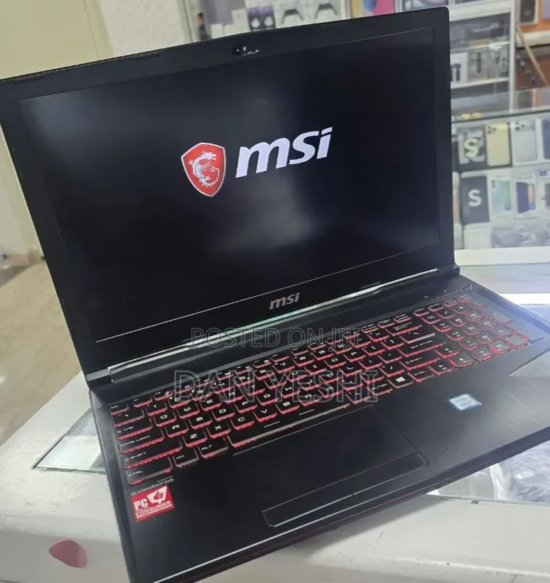 New Laptop MSI GP75 Leopard 16GB Intel Core i7 SSD 256GB