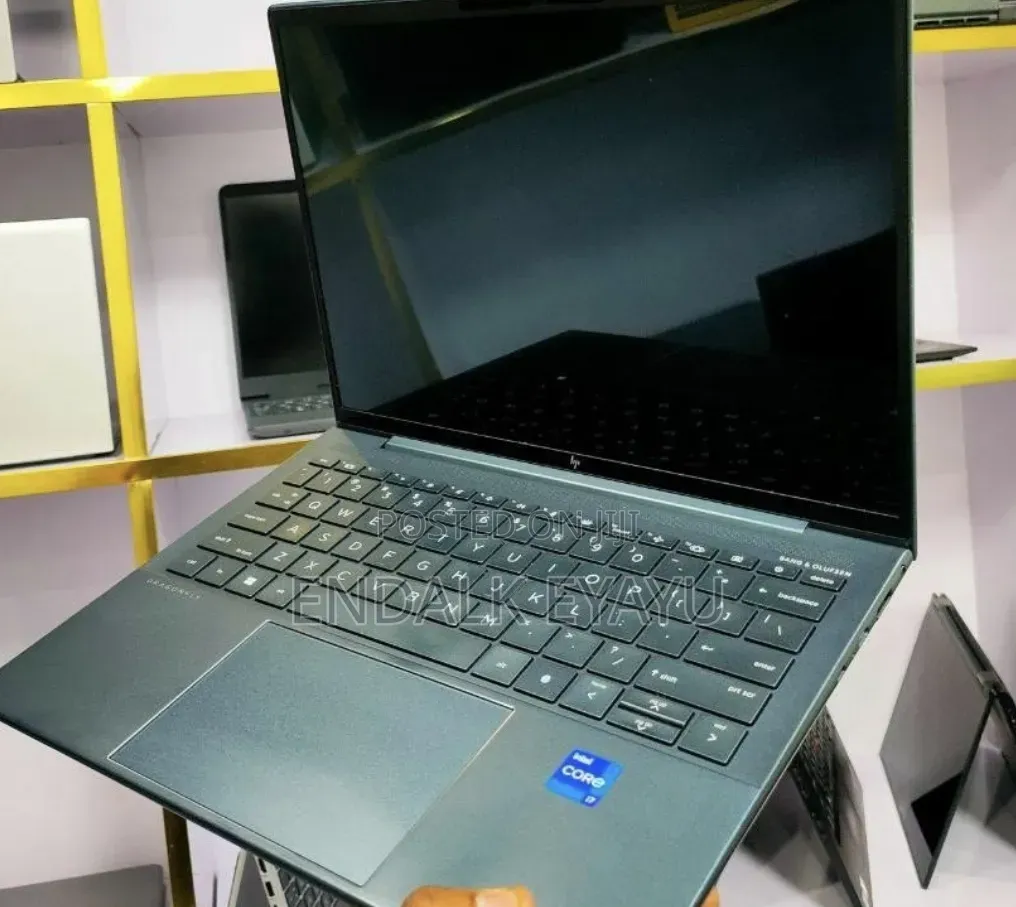 New Laptop HP Dragonfly G1 16GB Intel Core i7 SSD 512GB
