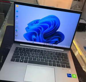 New Laptop HP ZBook Firefly 16inch G9 16GB Intel Core i7 SSD 512GB