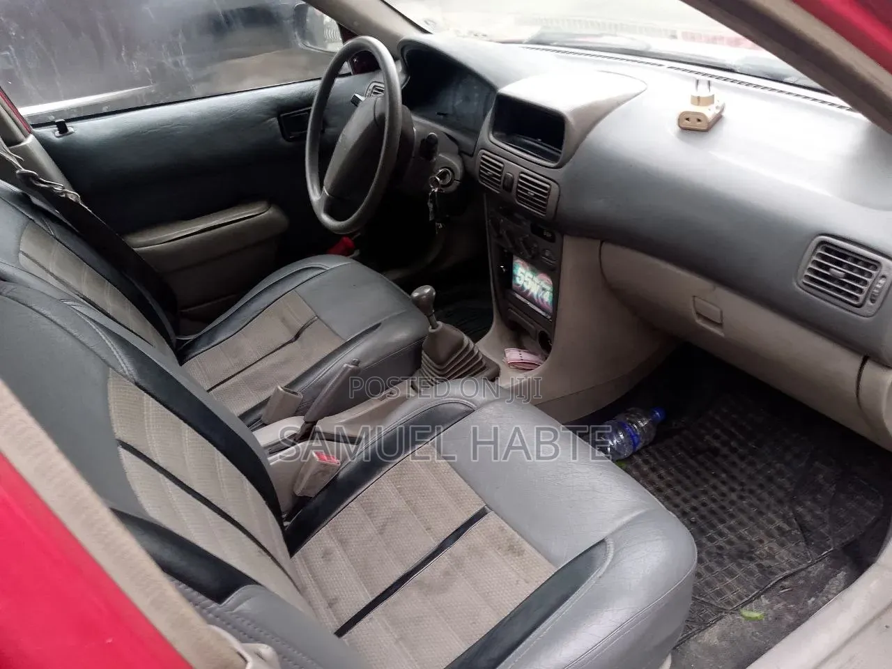 Toyota Corolla 2000 Red