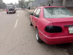 Toyota Corolla 2000 Red