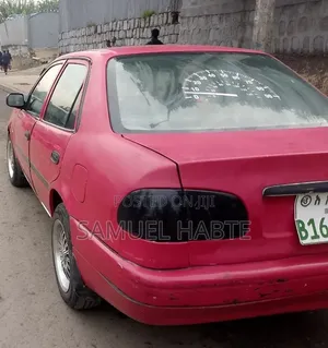 Toyota Corolla 2000 Red