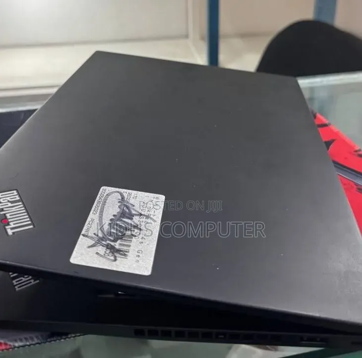 New Laptop Lenovo ThinkPad 2 8GB AMD Ryzen 5 SSD 256GB