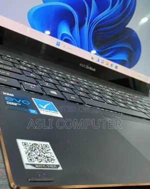 New Laptop Asus Zenbook 14 16GB Intel Core i7 SSD 512GB