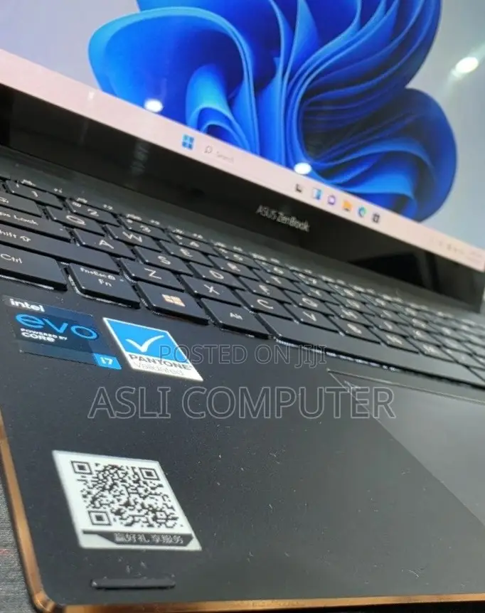 New Laptop Asus Zenbook 14 16GB Intel Core i7 SSD 512GB