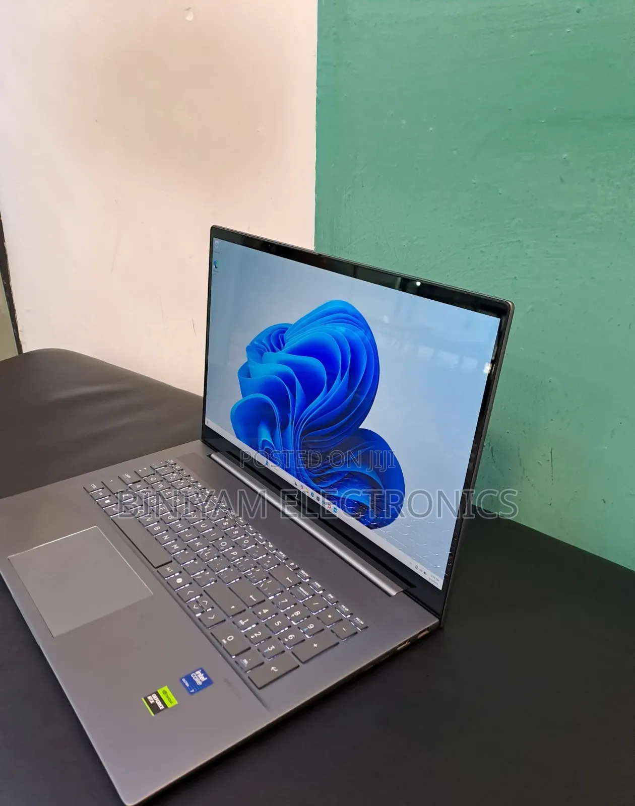 New Laptop HP Envy 17 16GB Intel Core Ultra 7 SSD 1T