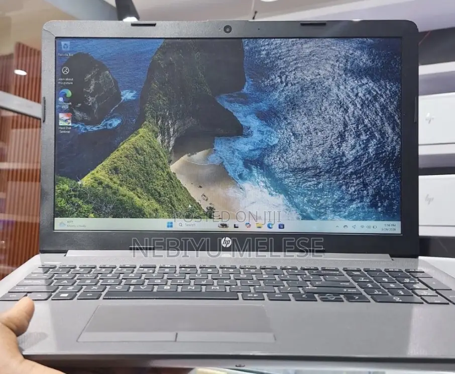 New Laptop HP Stream Notebook 8GB Intel Core i5 HDD 1T