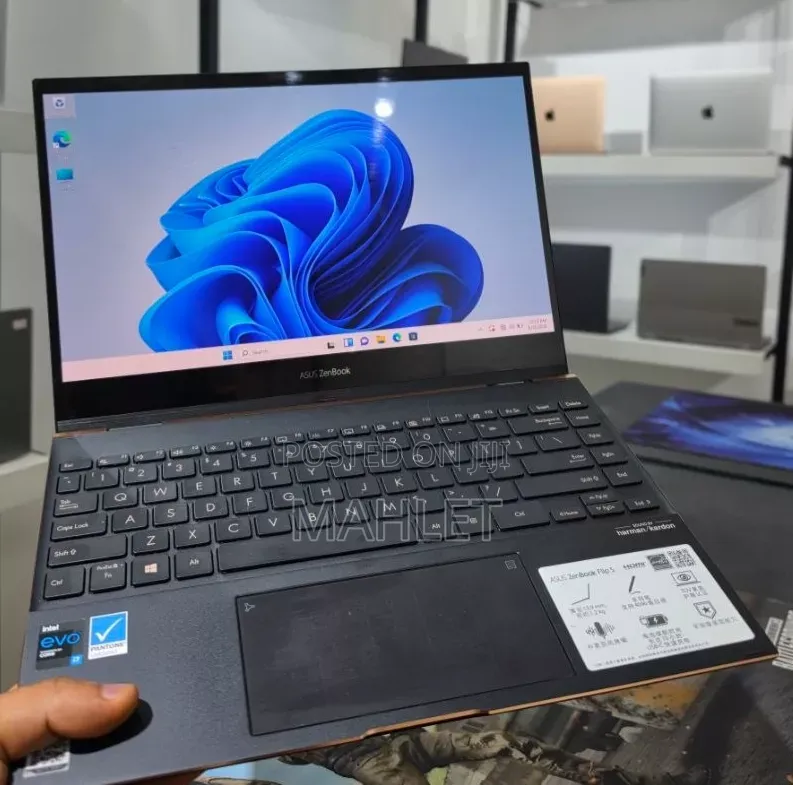 New Laptop Asus ZenBook Flip 14 UX461UA 16GB Intel Core i7 SSD 512GB