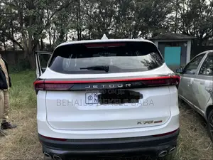 Jetour X70 Plus 1.6 7-Seater FWD 2022 White