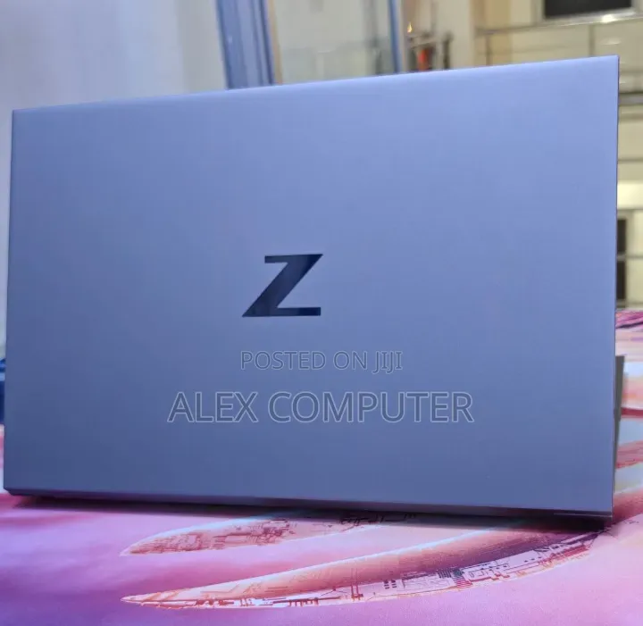 New Laptop HP ZBook Firefly 15 G7 32GB Intel Core i7 SSD 512GB