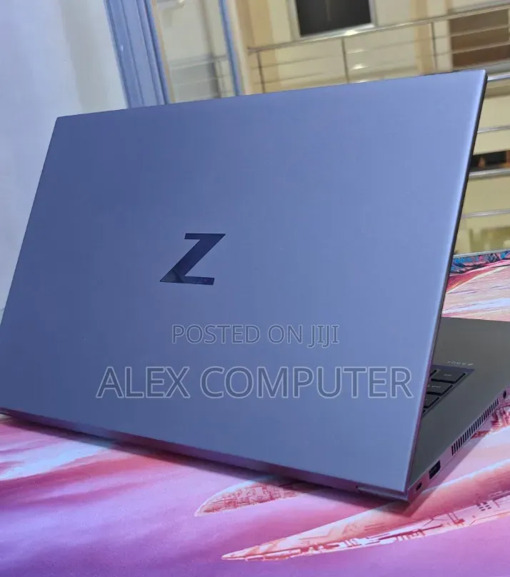 New Laptop HP ZBook Firefly 15 G7 32GB Intel Core i7 SSD 512GB
