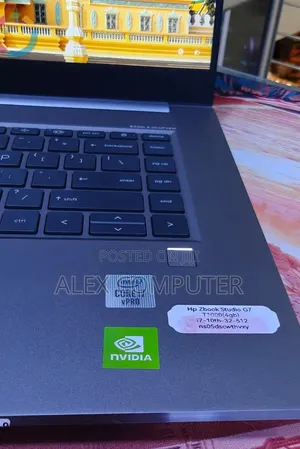 New Laptop HP ZBook Firefly 15 G7 32GB Intel Core i7 SSD 512GB