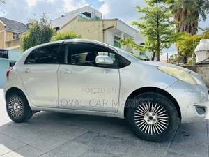 Toyota Yaris 2010 Silver