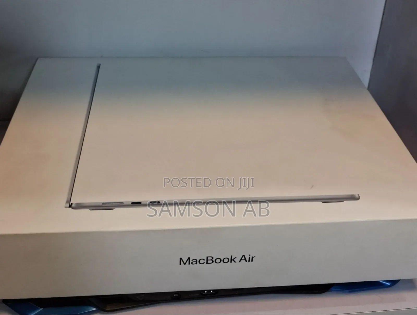 New Laptop Apple MacBook Air 2025 M4 16GB Apple M4 SSD 512GB