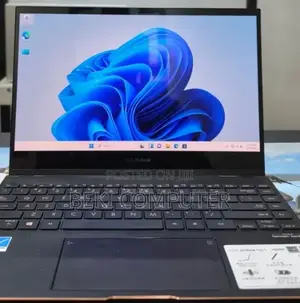 New Laptop Asus ZenBook 13 UX331UN 16GB Intel Core i7 SSD 512GB