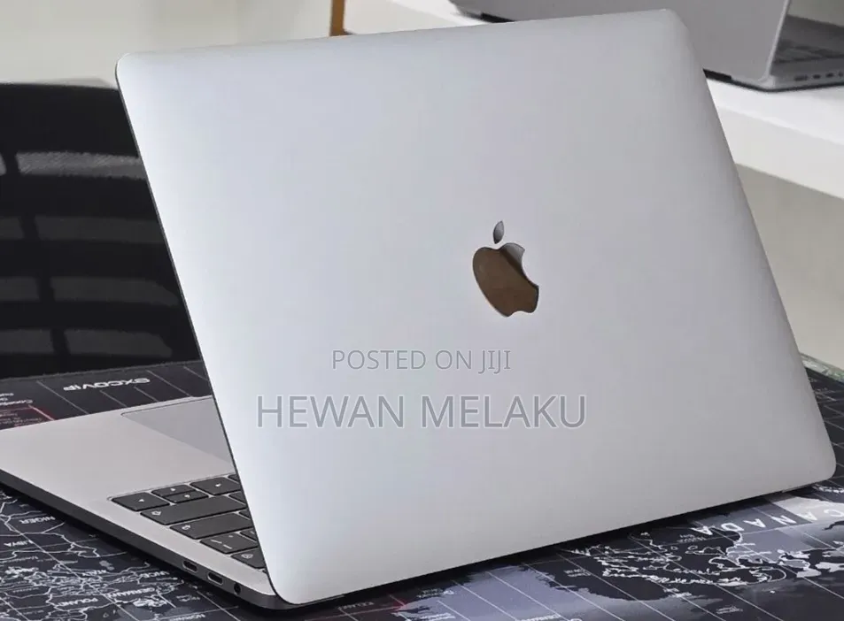 New Laptop Apple MacBook Pro 2019 16GB Intel Core i7 SSD 256GB