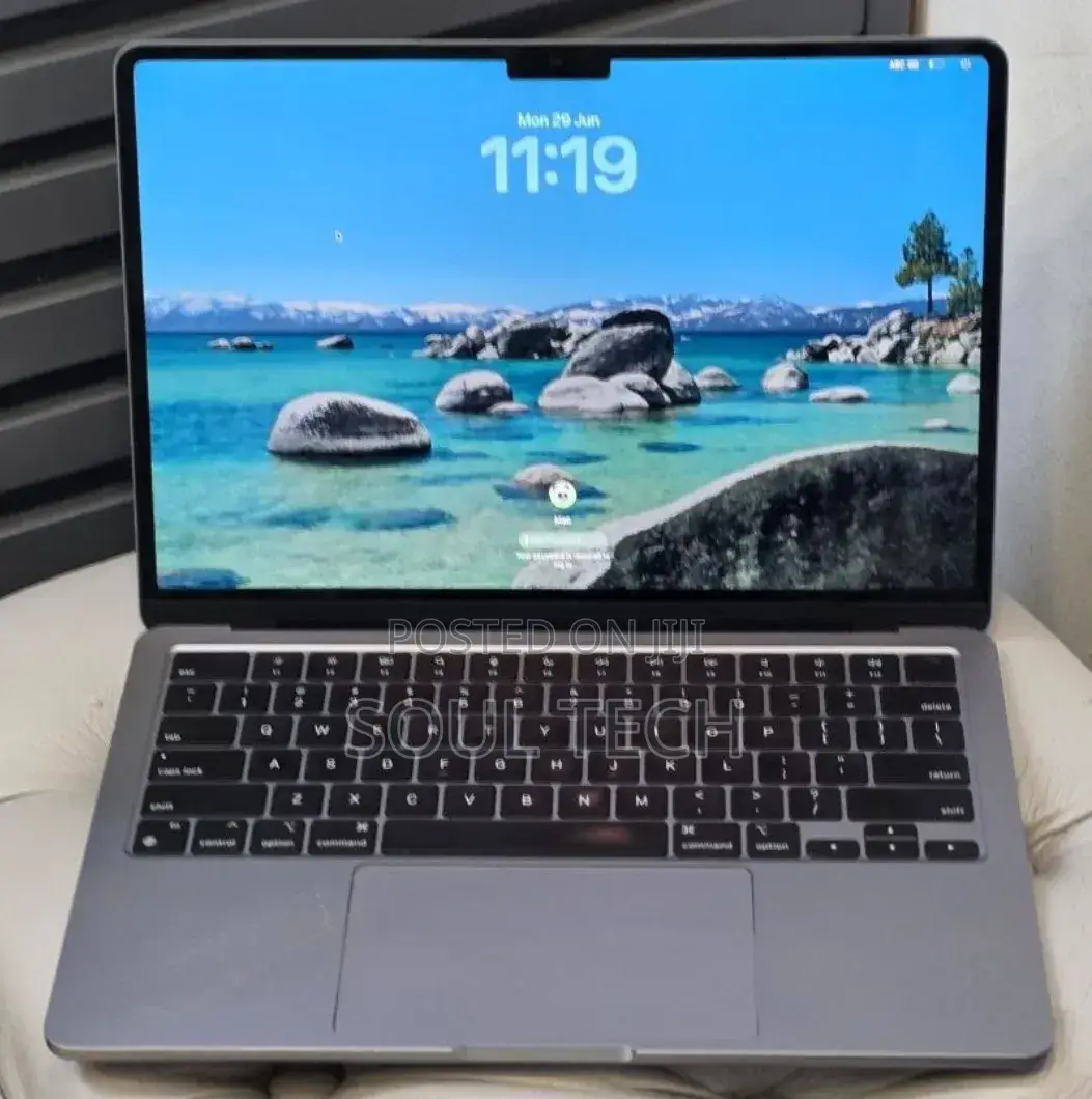 New Laptop Apple MacBook Air 2022 M2 8GB Apple M2 SSD 256GB