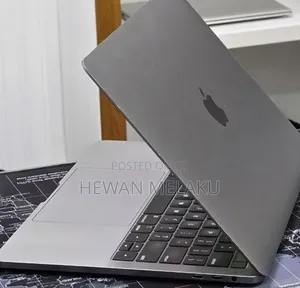 New Laptop Apple MacBook Pro 2019 16GB Intel Core i7 SSD 1T