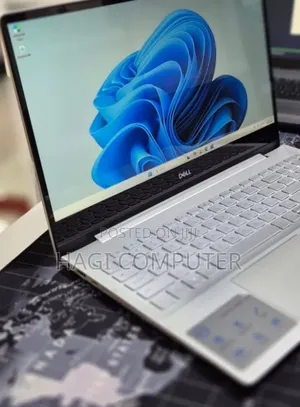 New Laptop Dell Inspiron 15 8GB Intel Core i5 SSD 256GB