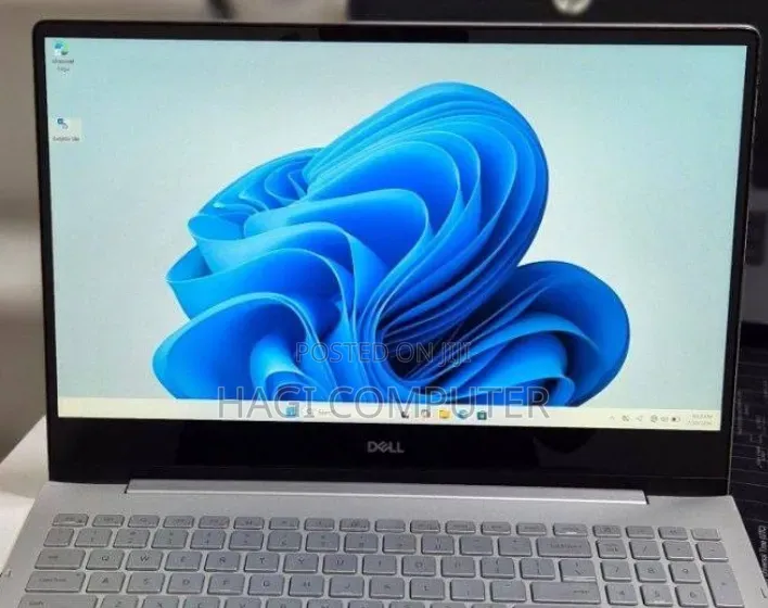 New Laptop Dell Inspiron 15 8GB Intel Core i5 SSD 256GB