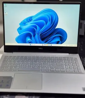 New Laptop Dell Inspiron 15 8GB Intel Core i5 SSD 256GB