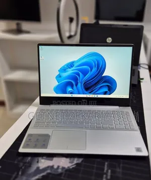 New Laptop Dell Inspiron 15 8GB Intel Core i5 SSD 256GB