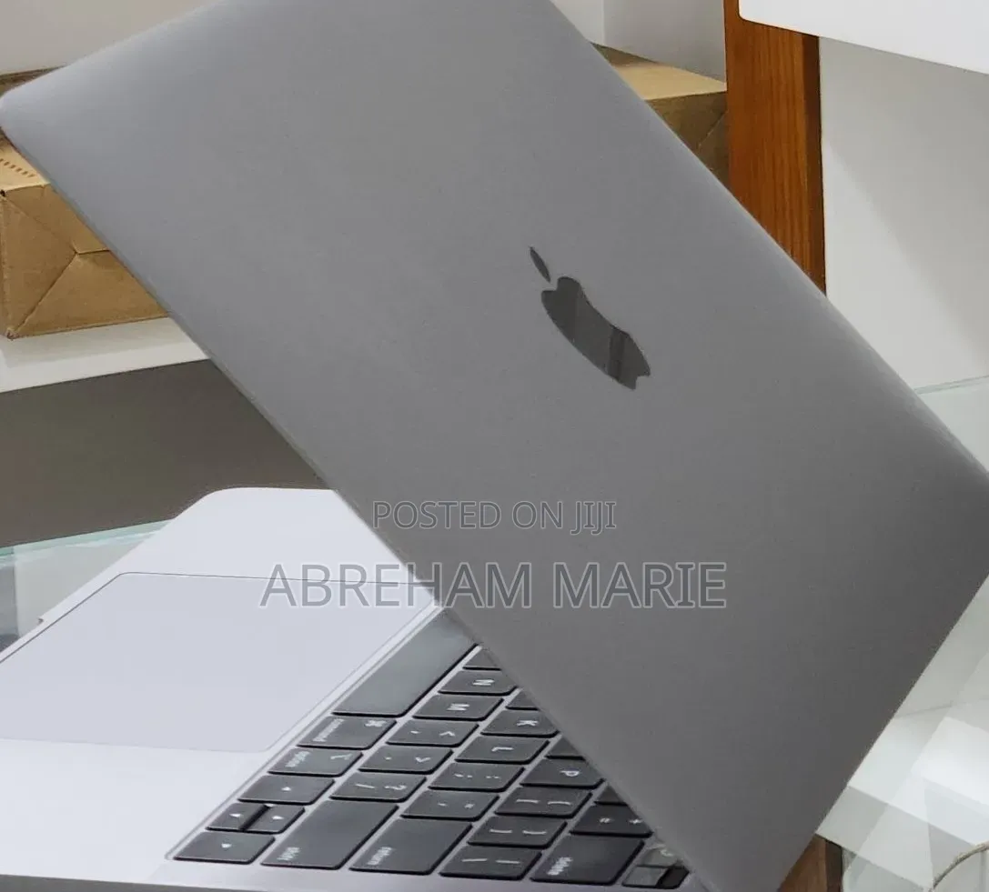 New Laptop Apple MacBook Pro 2019 16GB Intel Core i7 SSD 512GB