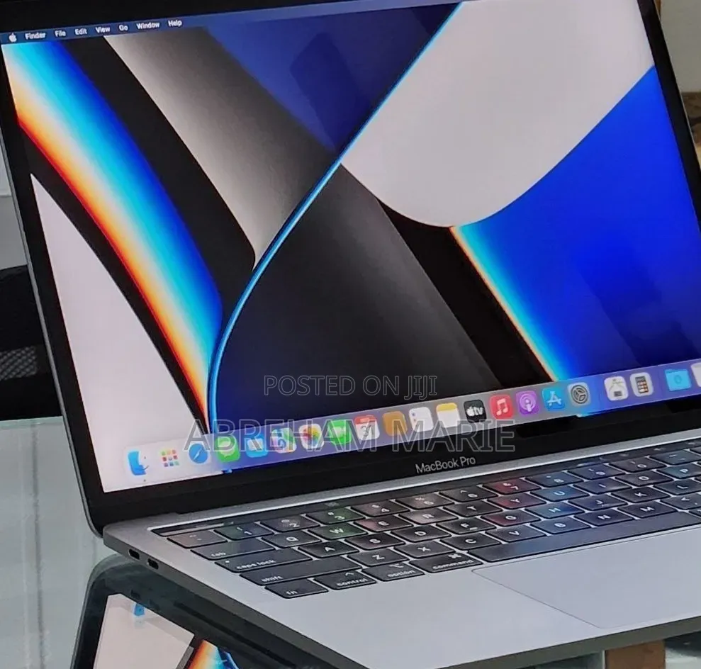 New Laptop Apple MacBook Pro 2019 16GB Intel Core i7 SSD 512GB