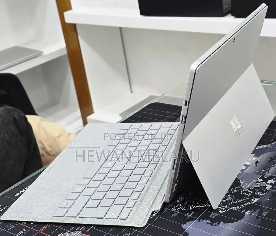 New Laptop Microsoft Surface Pro 6 8GB Intel Core i5 SSD 256GB