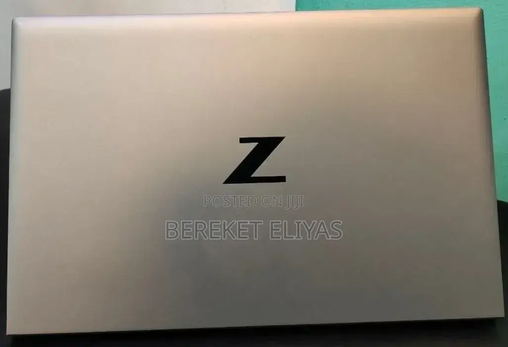 New Laptop HP ZBook Firefly 15 G7 16GB Intel Core i7 SSD 512GB