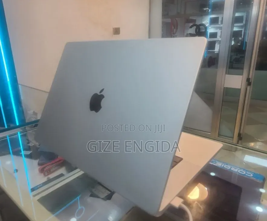 New Laptop Apple MacBook Pro 2021 M1 32GB Apple M1 Max SSD 1T
