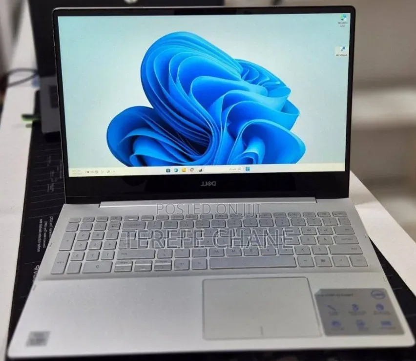 New Laptop Dell Inspiron 15 8GB Intel Core i5 SSD 256GB