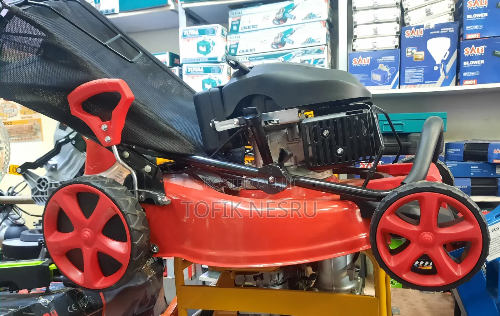 Gassolin Lown Mower Machine