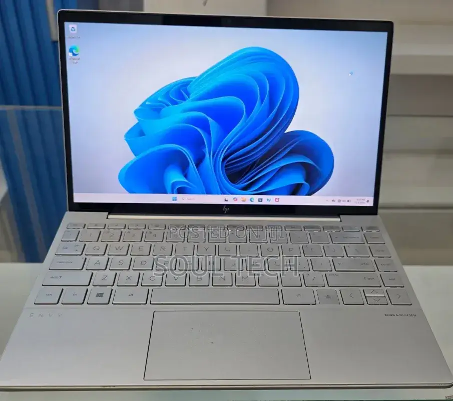 New Laptop HP Envy 13 16GB Intel Core i5 SSD 512GB