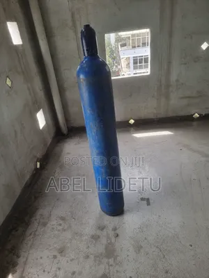 99.9% ንፁህ ኦክስጅን የሚይዠ ሲሊንደር