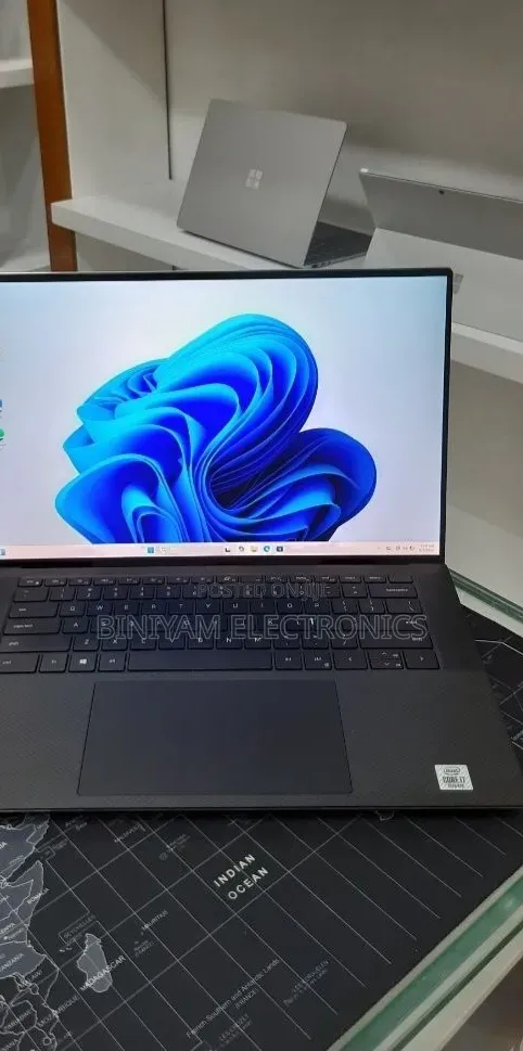 New Laptop Dell XPS 15 16GB Intel Core i7 SSD 512GB