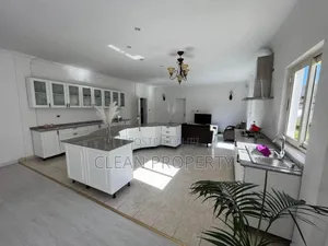Furnished 3bdrm House in Clean Property, Bole for rent