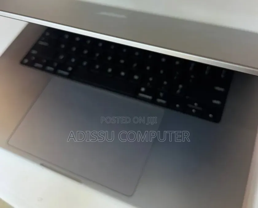 New Laptop Apple MacBook Pro 2019 32GB Apple M1 Pro SSD 512GB