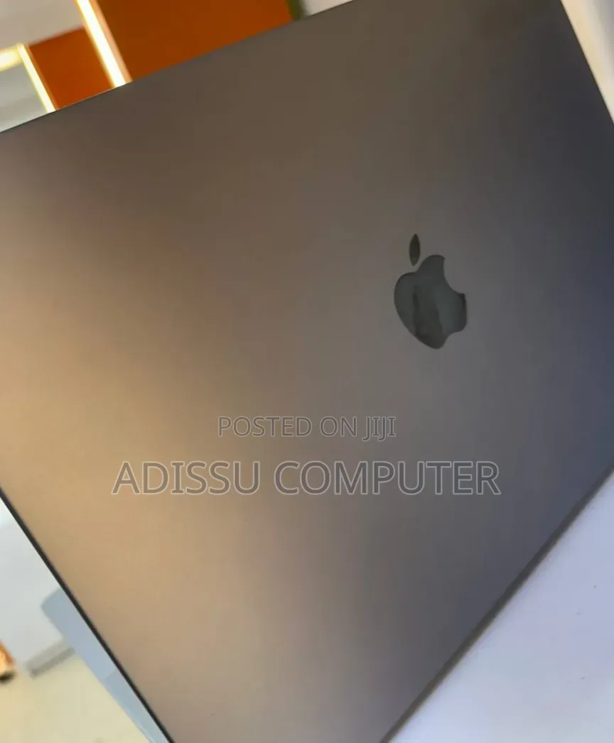 New Laptop Apple MacBook Pro 2019 32GB Apple M1 Pro SSD 512GB