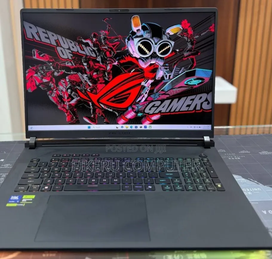 New Laptop Asus ROG Strix G18 32GB Intel Core Ultra 9 SSD 2T