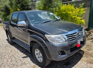 Toyota Hilux 2012 Black