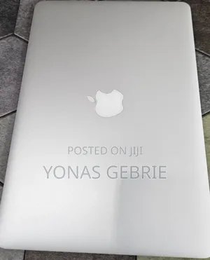 New Laptop Apple MacBook 8GB Intel Core i5 SSD 256GB