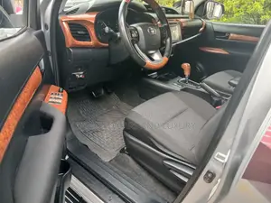 Toyota Hilux 2017 Silver