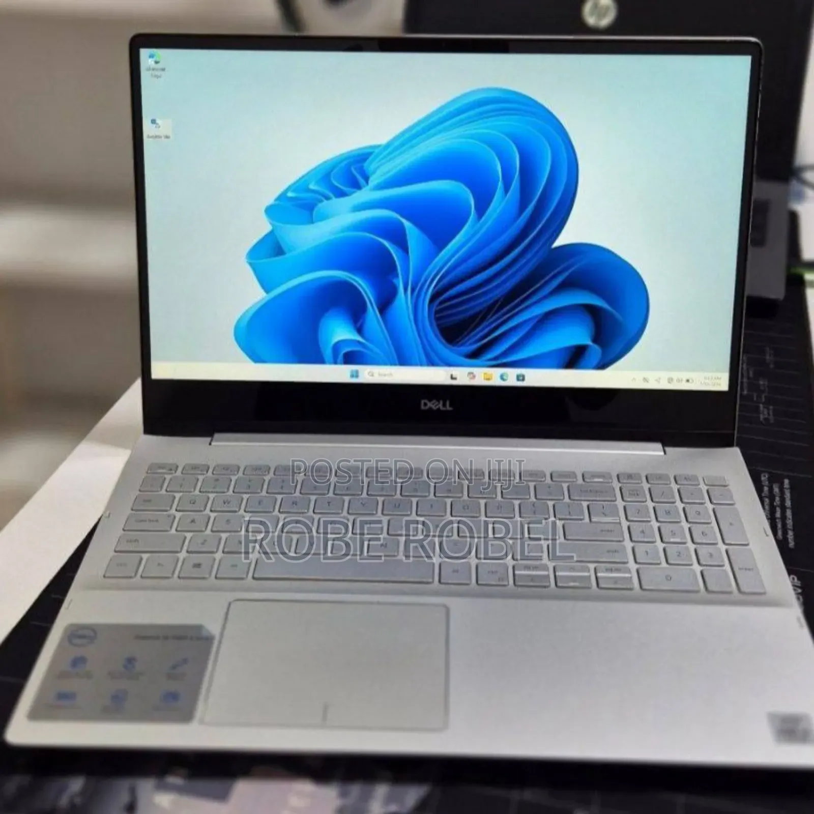 New Laptop Dell Inspiron 15 8GB Intel Core i5 SSD 256GB