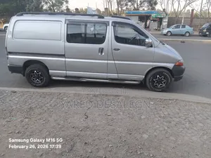 Toyota HiAce 2001 Grey
